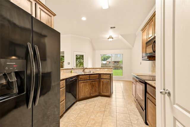 2105 Ridgewood Drive, Bridgeport, TX 76426