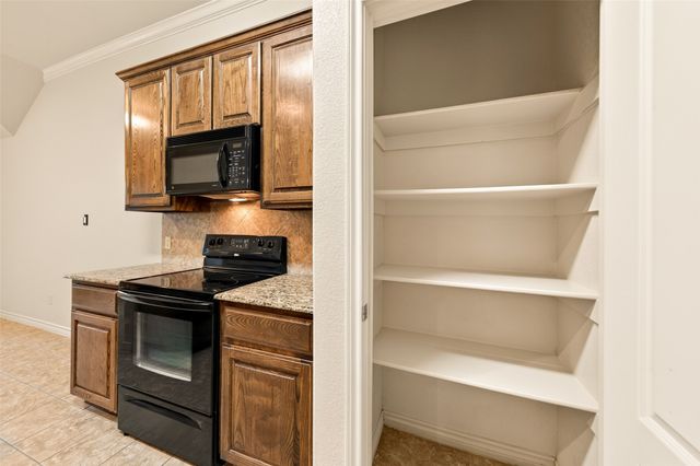 2105 Ridgewood Drive, Bridgeport, TX 76426