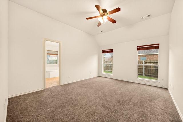 2105 Ridgewood Drive, Bridgeport, TX 76426