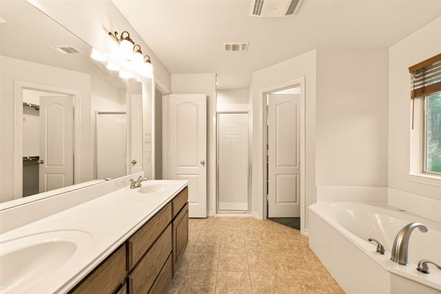 2105 Ridgewood Drive, Bridgeport, TX 76426