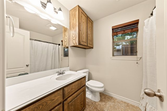2105 Ridgewood Drive, Bridgeport, TX 76426
