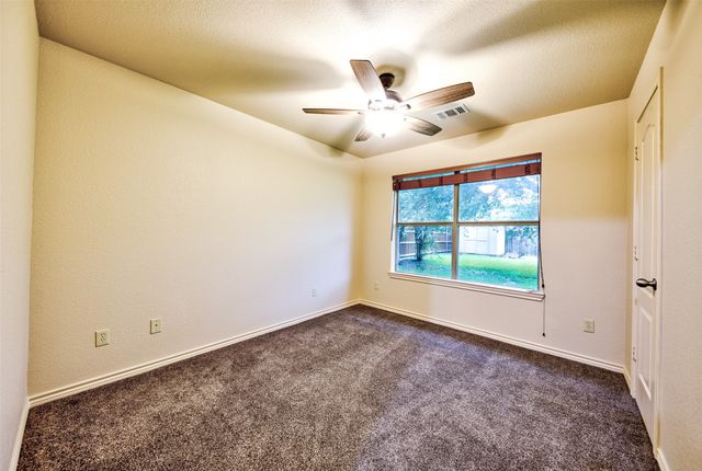 2105 Ridgewood Drive, Bridgeport, TX 76426