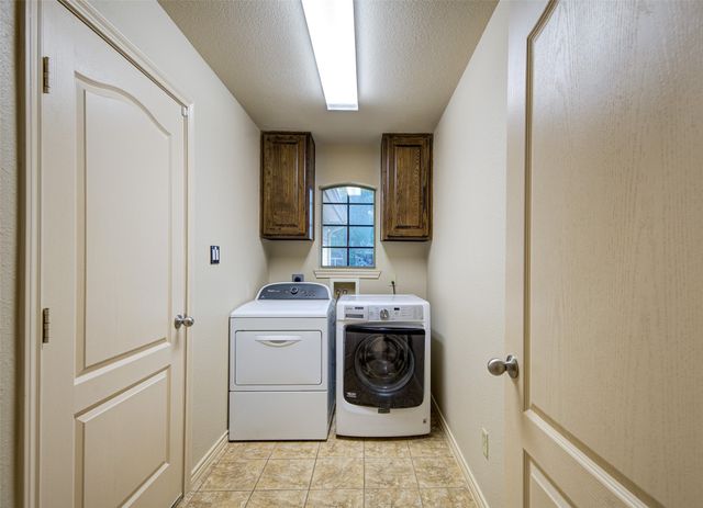 2105 Ridgewood Drive, Bridgeport, TX 76426