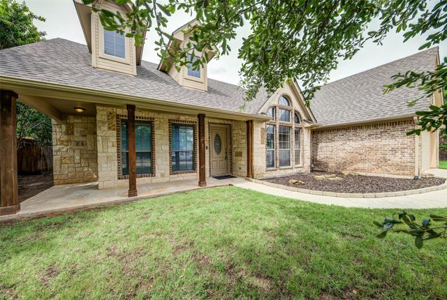 2105 Ridgewood Drive, Bridgeport, TX 76426