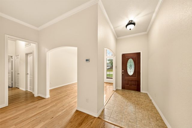 2105 Ridgewood Drive, Bridgeport, TX 76426