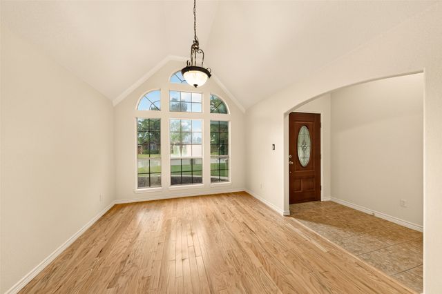 2105 Ridgewood Drive, Bridgeport, TX 76426