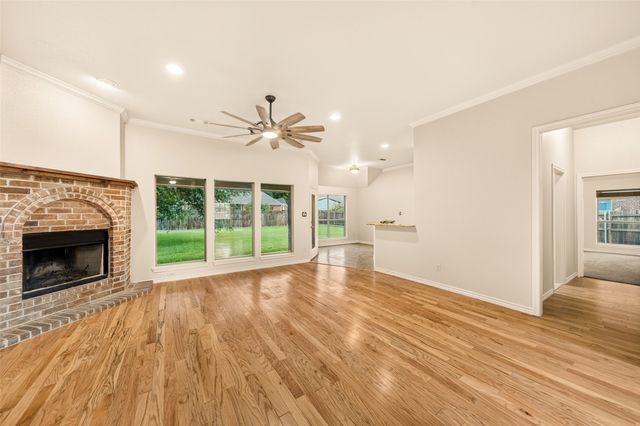 2105 Ridgewood Drive, Bridgeport, TX 76426