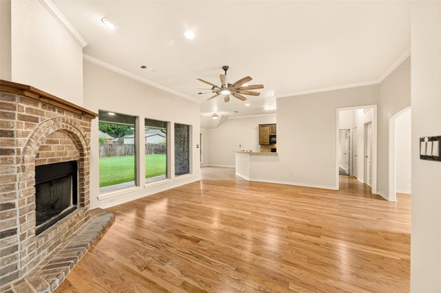 2105 Ridgewood Drive, Bridgeport, TX 76426