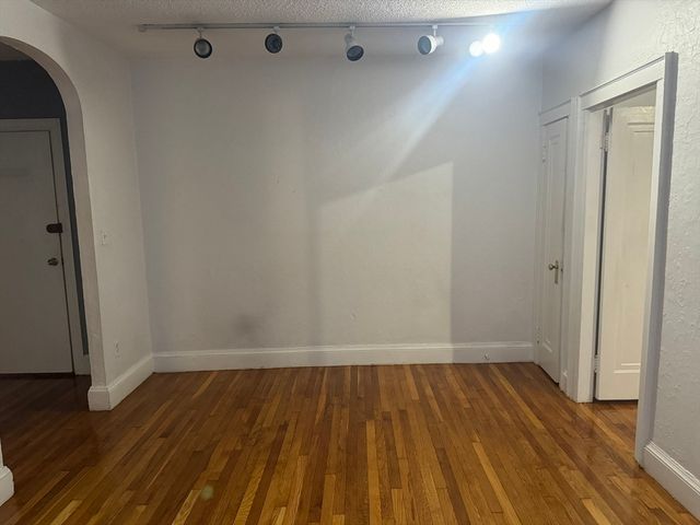114 Strathmore Rd 203, Boston, MA 02135