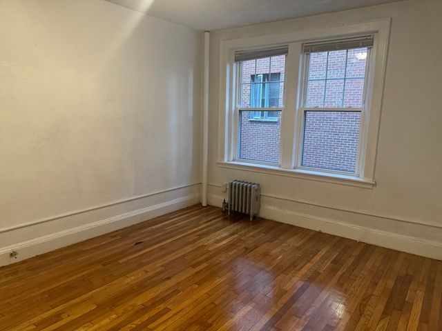 114 Strathmore Rd 203, Boston, MA 02135