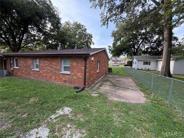 1814 N Charles Street, Belleville, IL 62221