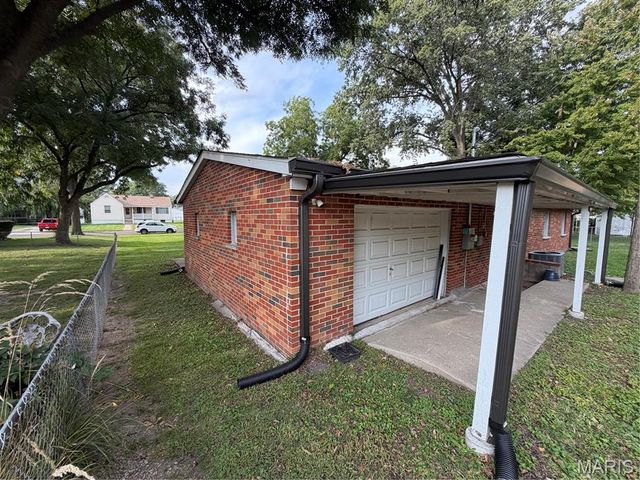 1814 N Charles Street, Belleville, IL 62221