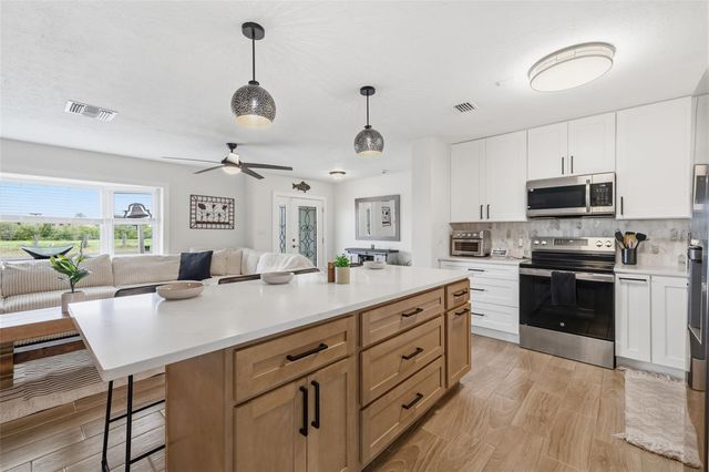 9910 PENINSULAR DRIVE, Gibsonton, FL 33534