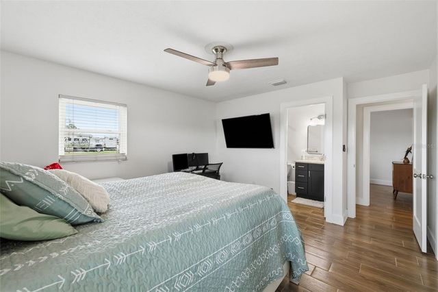 9910 PENINSULAR DRIVE, Gibsonton, FL 33534