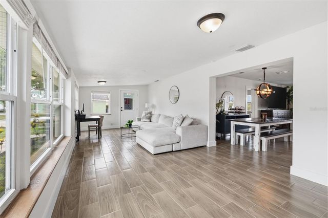 9910 PENINSULAR DRIVE, Gibsonton, FL 33534