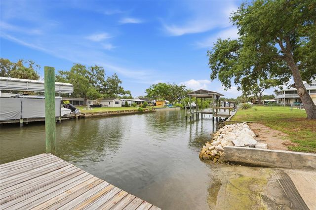 9910 PENINSULAR DRIVE, Gibsonton, FL 33534