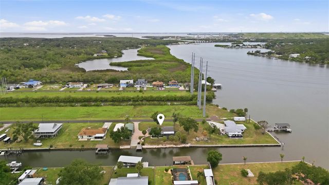 9910 PENINSULAR DRIVE, Gibsonton, FL 33534