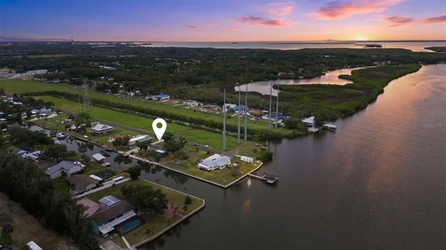 9910 PENINSULAR DRIVE, Gibsonton, FL 33534