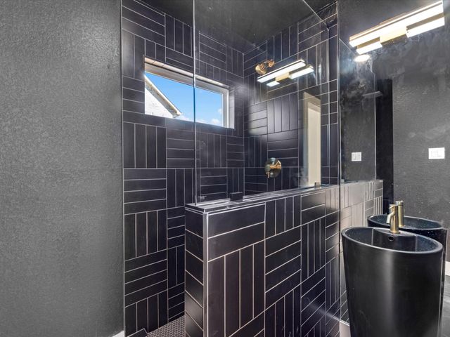 3209 Binz Street, Houston, TX 77004