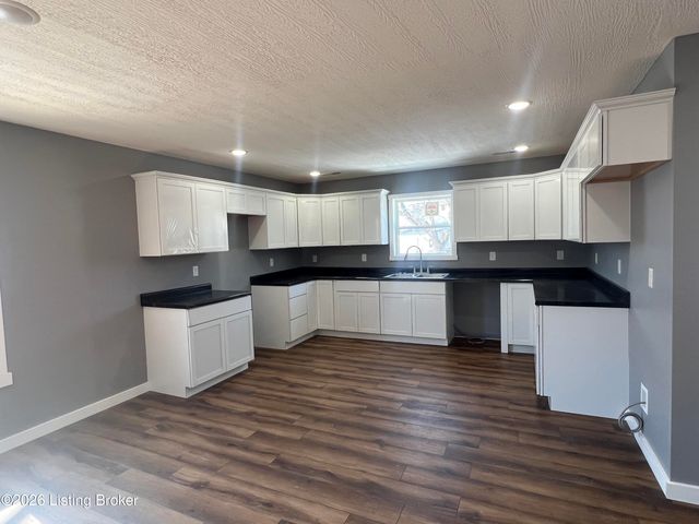 511 N Clinton St, Leitchfield, KY 42754