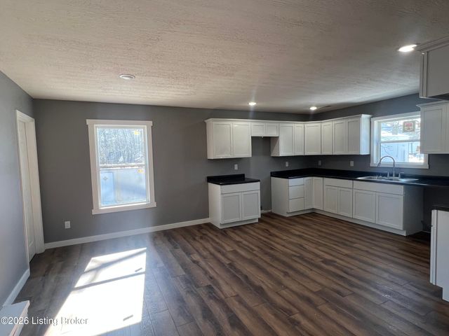 511 N Clinton St, Leitchfield, KY 42754