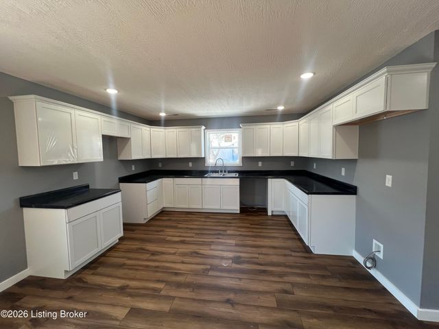 511 N Clinton St, Leitchfield, KY 42754