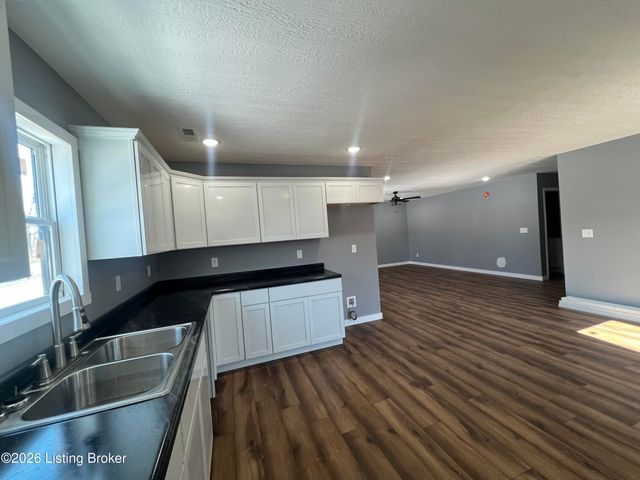 511 N Clinton St, Leitchfield, KY 42754