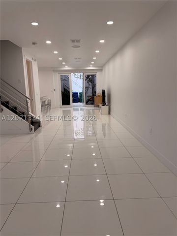 10330 NW 66 ST 10330, Doral, FL 33178