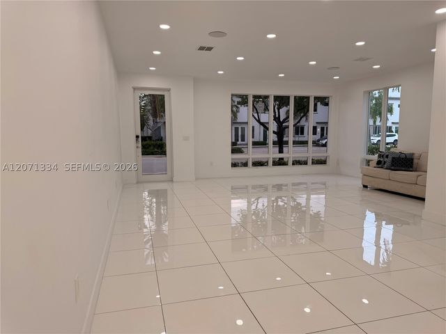 10330 NW 66 ST 10330, Doral, FL 33178