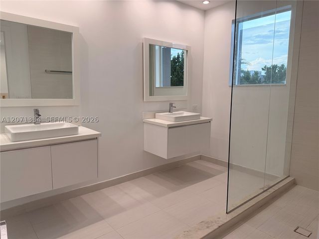 10330 NW 66 ST 10330, Doral, FL 33178