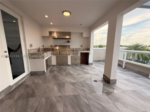 10330 NW 66 ST 10330, Doral, FL 33178