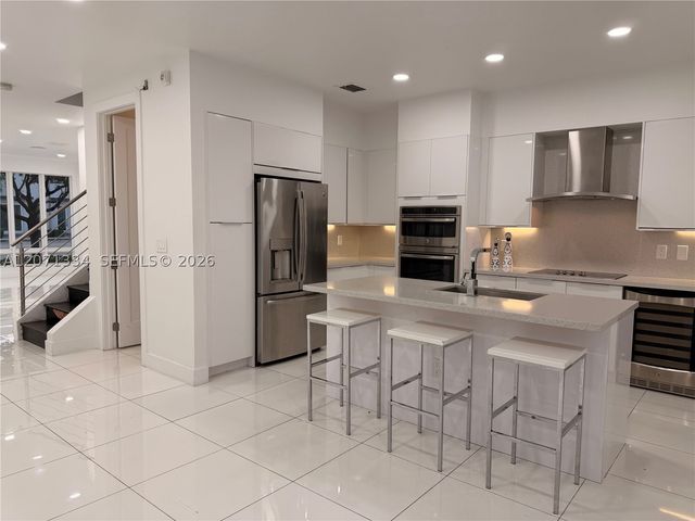 10330 NW 66 ST 10330, Doral, FL 33178