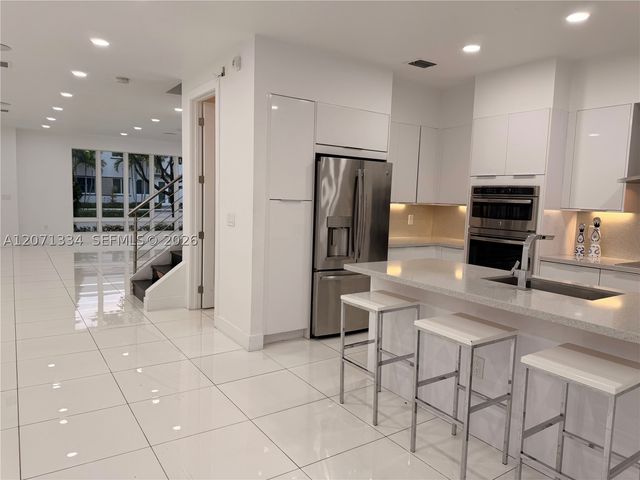 10330 NW 66 ST 10330, Doral, FL 33178