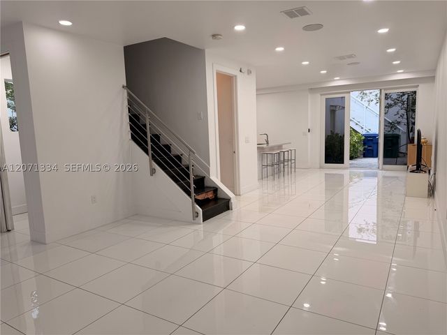 10330 NW 66 ST 10330, Doral, FL 33178