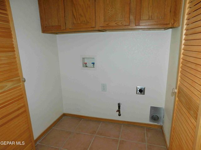 3313 TIERRA ESPADA Drive, El Paso, TX 79938