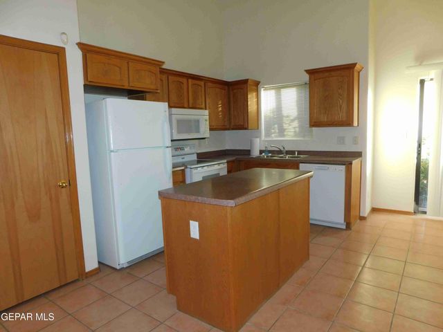 3313 TIERRA ESPADA Drive, El Paso, TX 79938