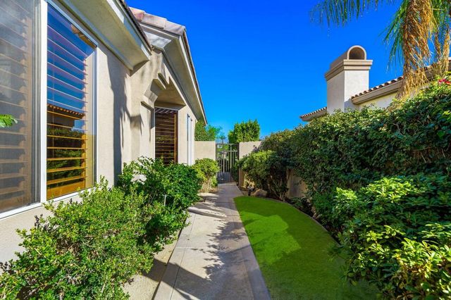 416 Desert Holly Drive, Palm Desert, CA 92211