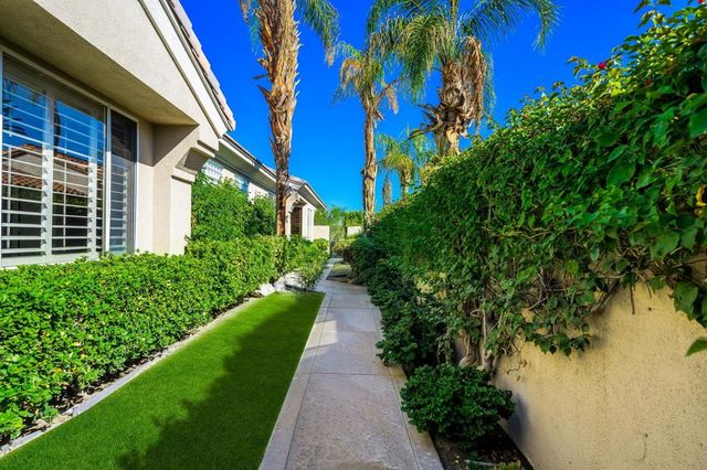416 Desert Holly Drive, Palm Desert, CA 92211