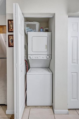 4875 COQUINA KEY DRIVE SE C, St Petersburg, FL 33705