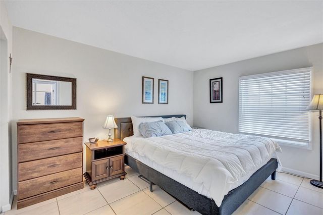 4875 COQUINA KEY DRIVE SE C, St Petersburg, FL 33705