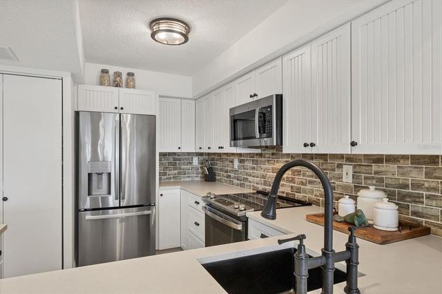 2255 N BEACH ROAD 3, Englewood, FL 34223