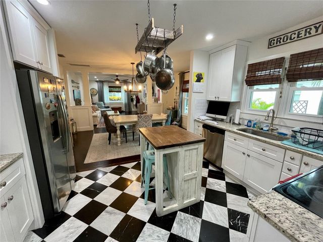 2703 10TH AVENUE W, Bradenton, FL 34205