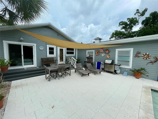 2703 10TH AVENUE W, Bradenton, FL 34205