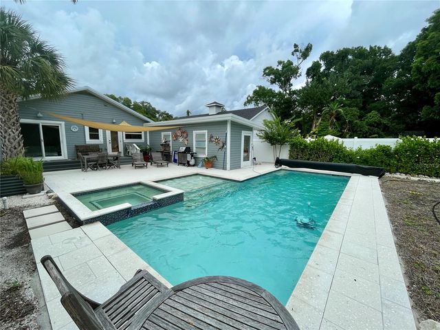 2703 10TH AVENUE W, Bradenton, FL 34205