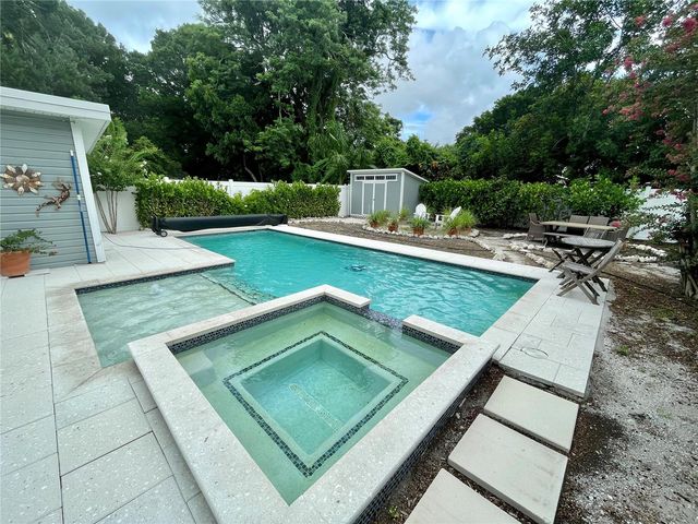2703 10TH AVENUE W, Bradenton, FL 34205