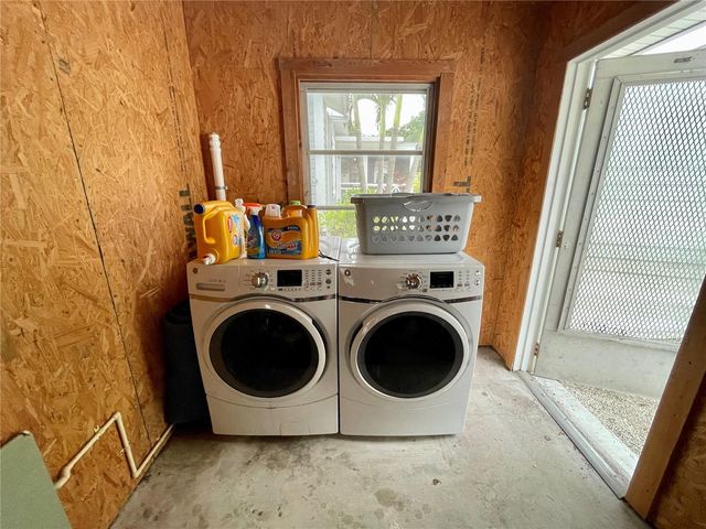 2703 10TH AVENUE W, Bradenton, FL 34205