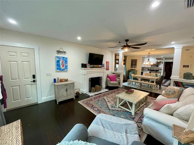 2703 10TH AVENUE W, Bradenton, FL 34205