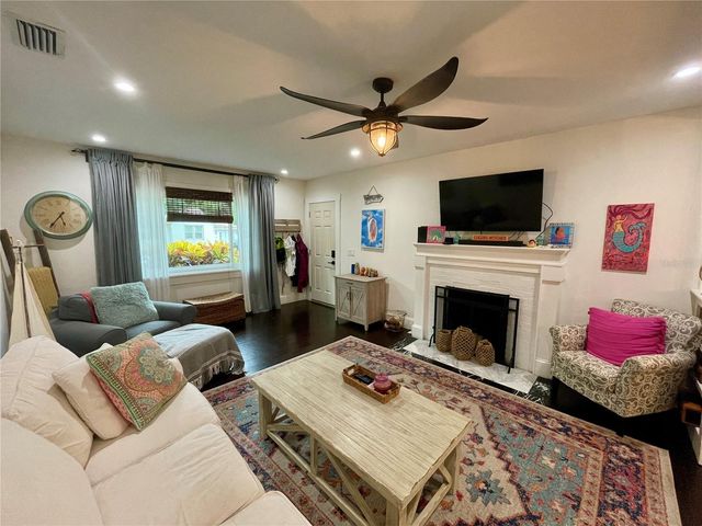 2703 10TH AVENUE W, Bradenton, FL 34205