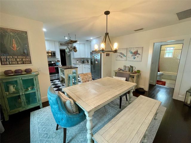 2703 10TH AVENUE W, Bradenton, FL 34205