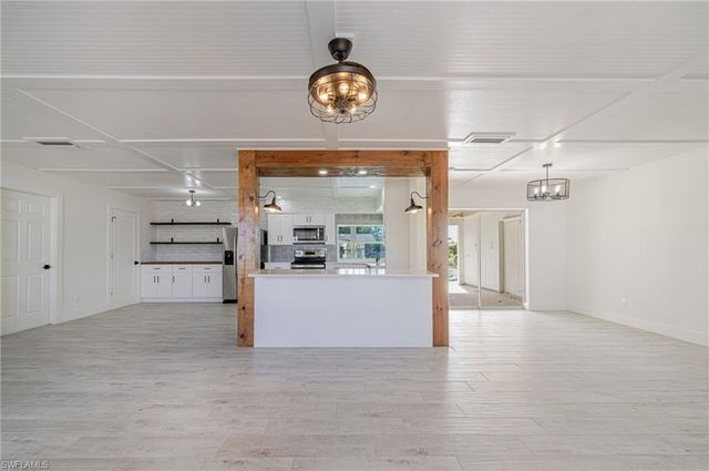 208 SE 43rd TER, Cape Coral, FL 33904